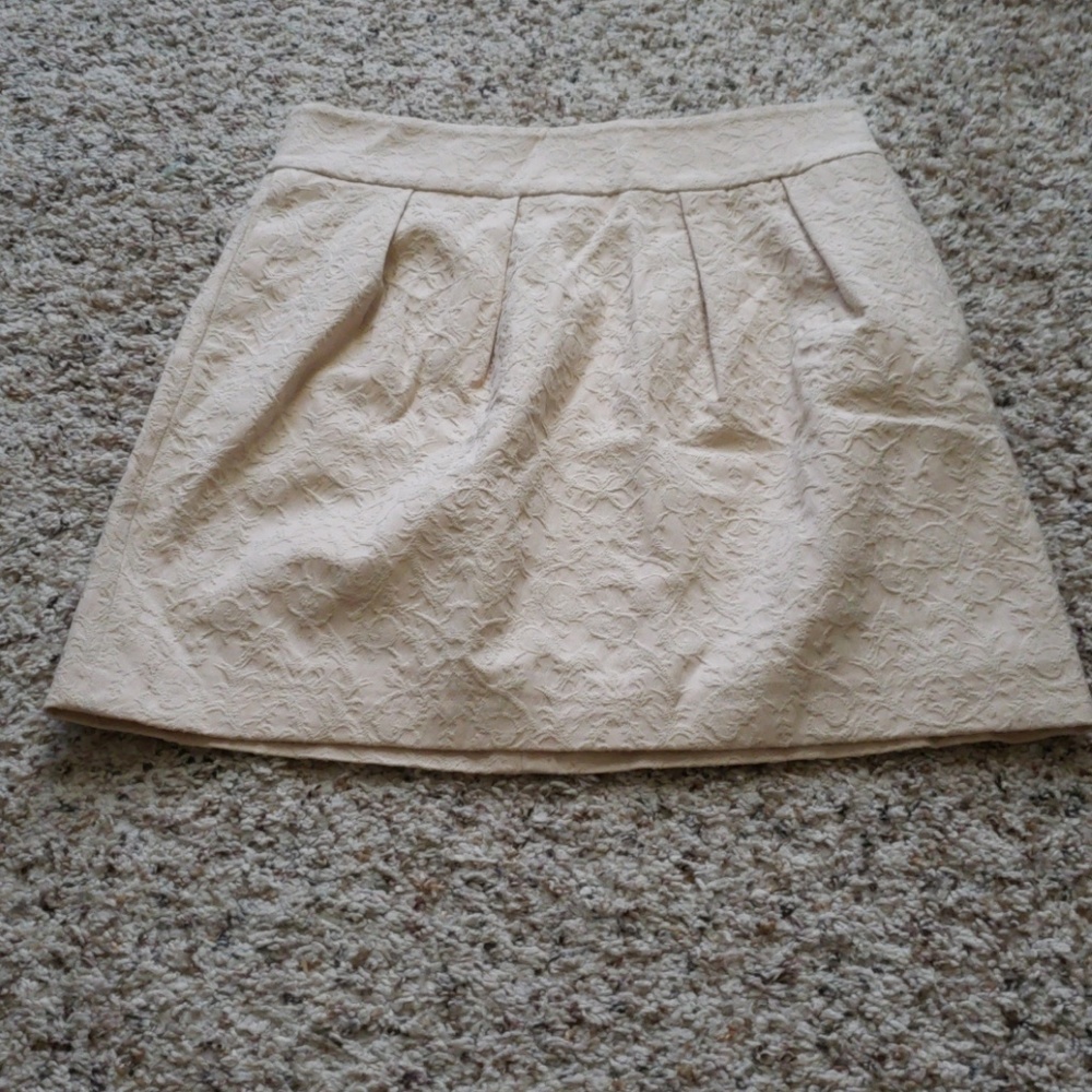 Cream mini skirt with pockets from Zara